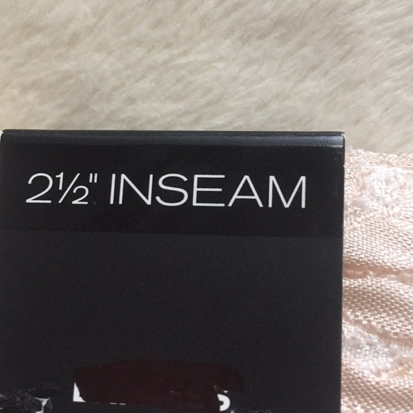 Express Jacquard Shorts. Size 4 - Picture 6 of 7